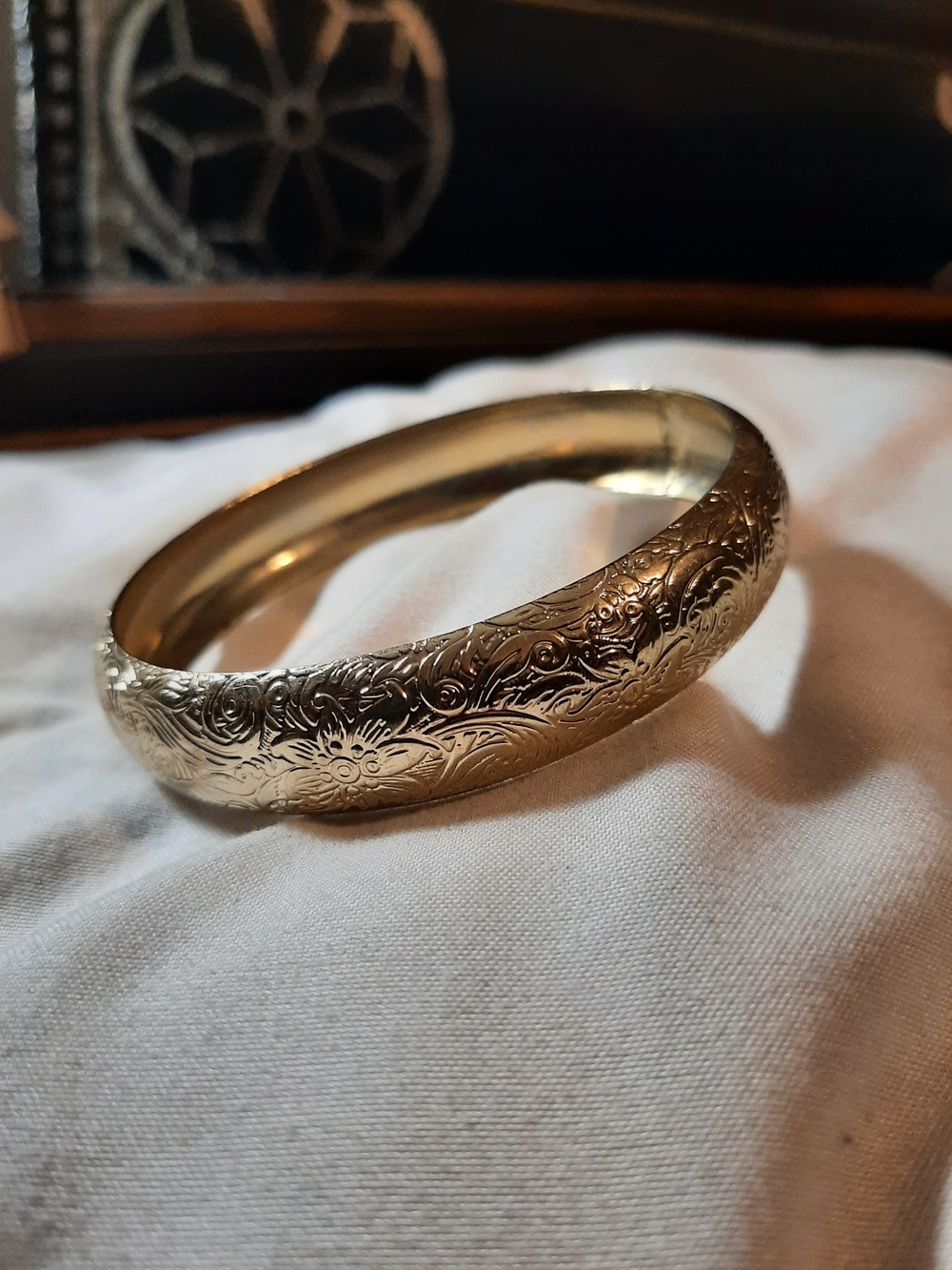 Gold Floral Engraved Bangle Bracelet - Women Jewelry